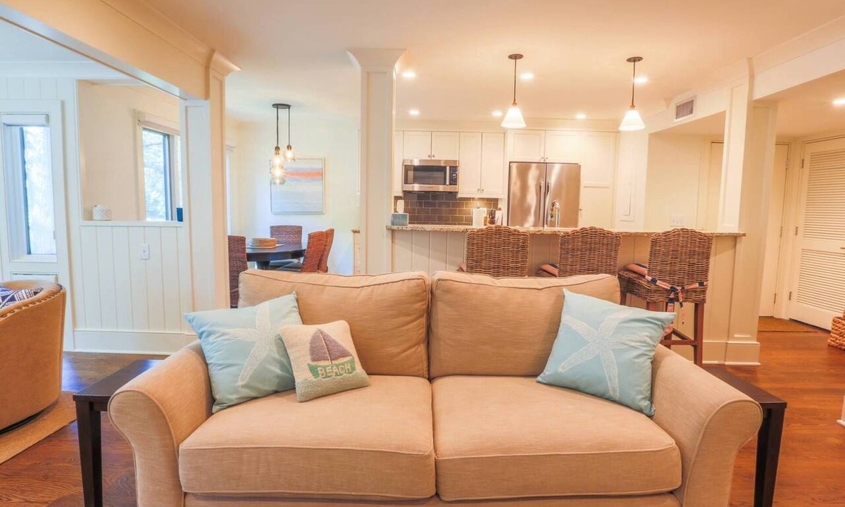 Kiawah Island Condo | 10 Min Walk To Beach Dog Friendly Renovated Villa With Custom, High End Finishes & Lagoon Views