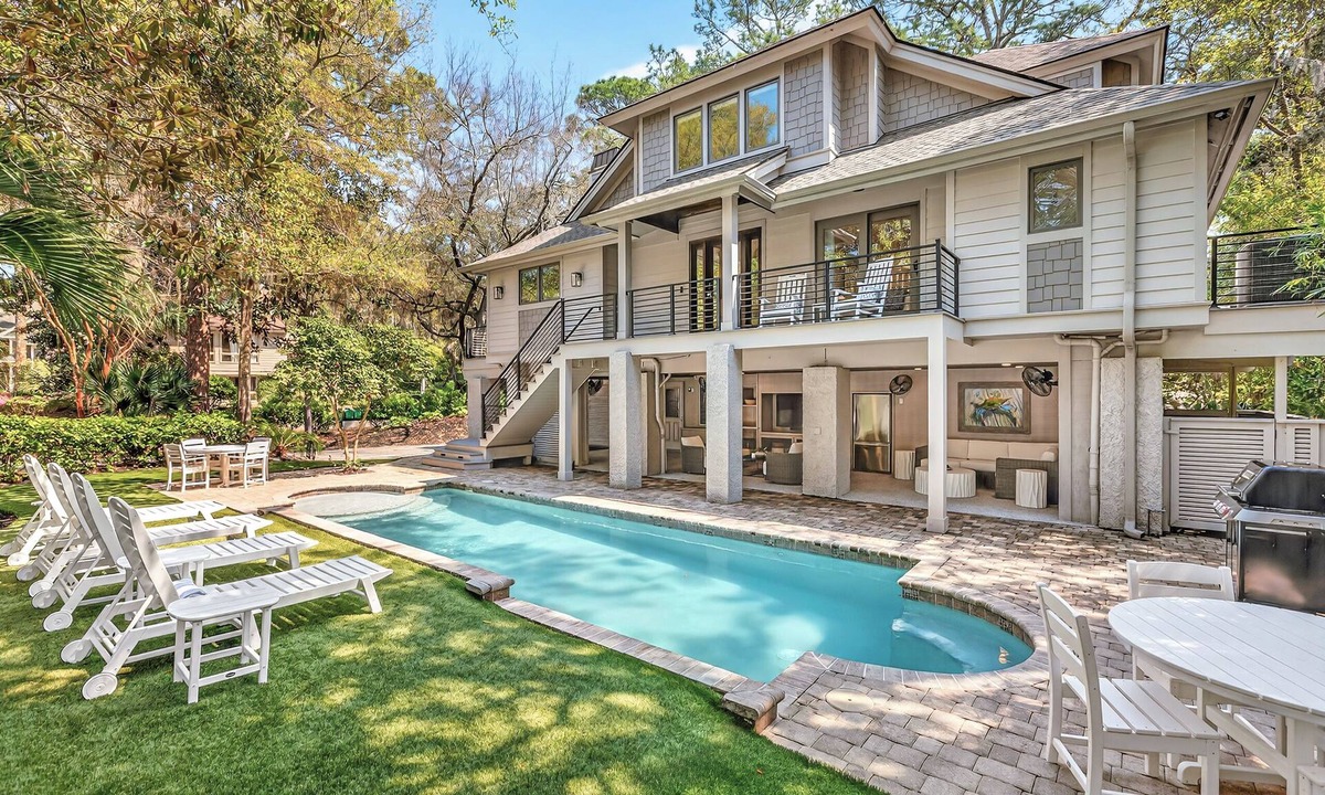 Oceanside House | 10 Wood Ibis: A NEW BESTNEST by Beverly Serral