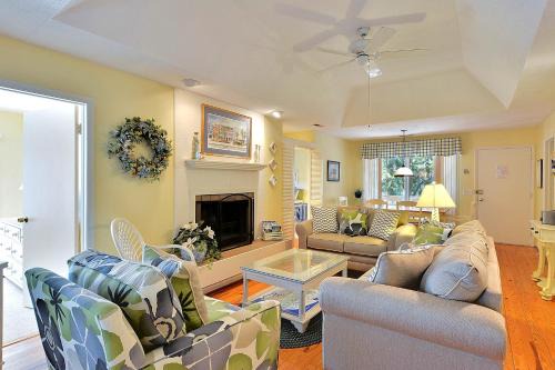 West Beach House | 1040 Sparrow Pond Cottage