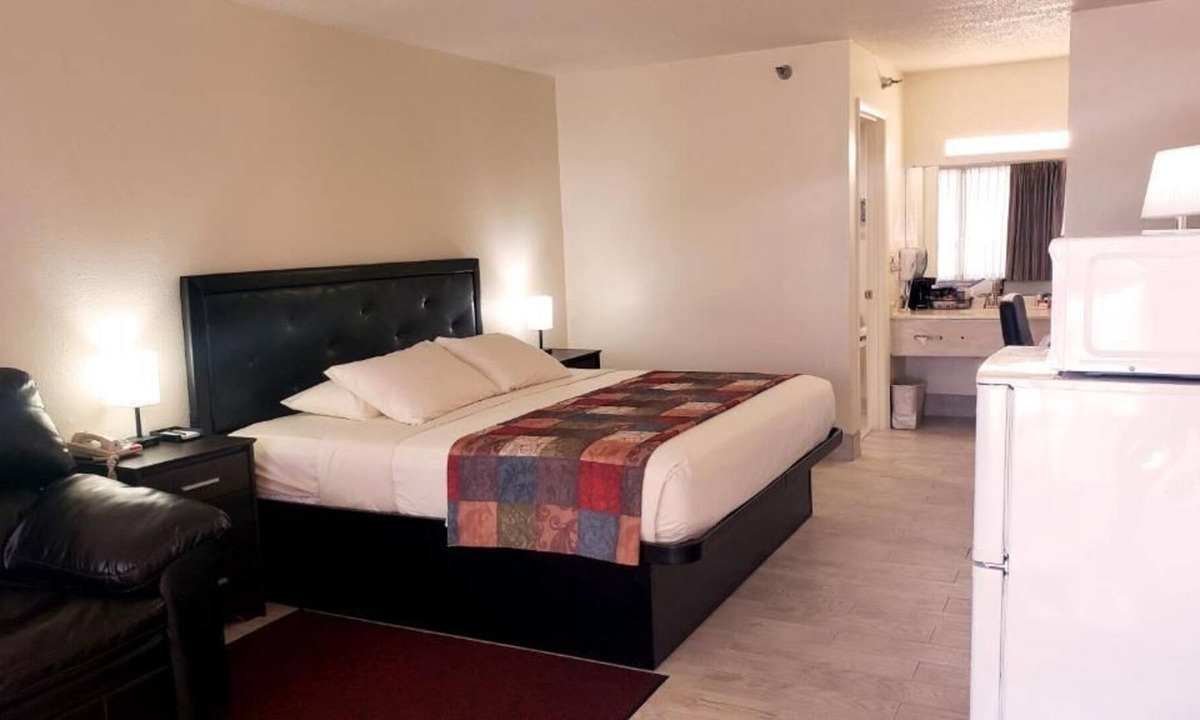 Palmetto Dunes Hotel | 1st Floor Room Simple Rewards Inn"