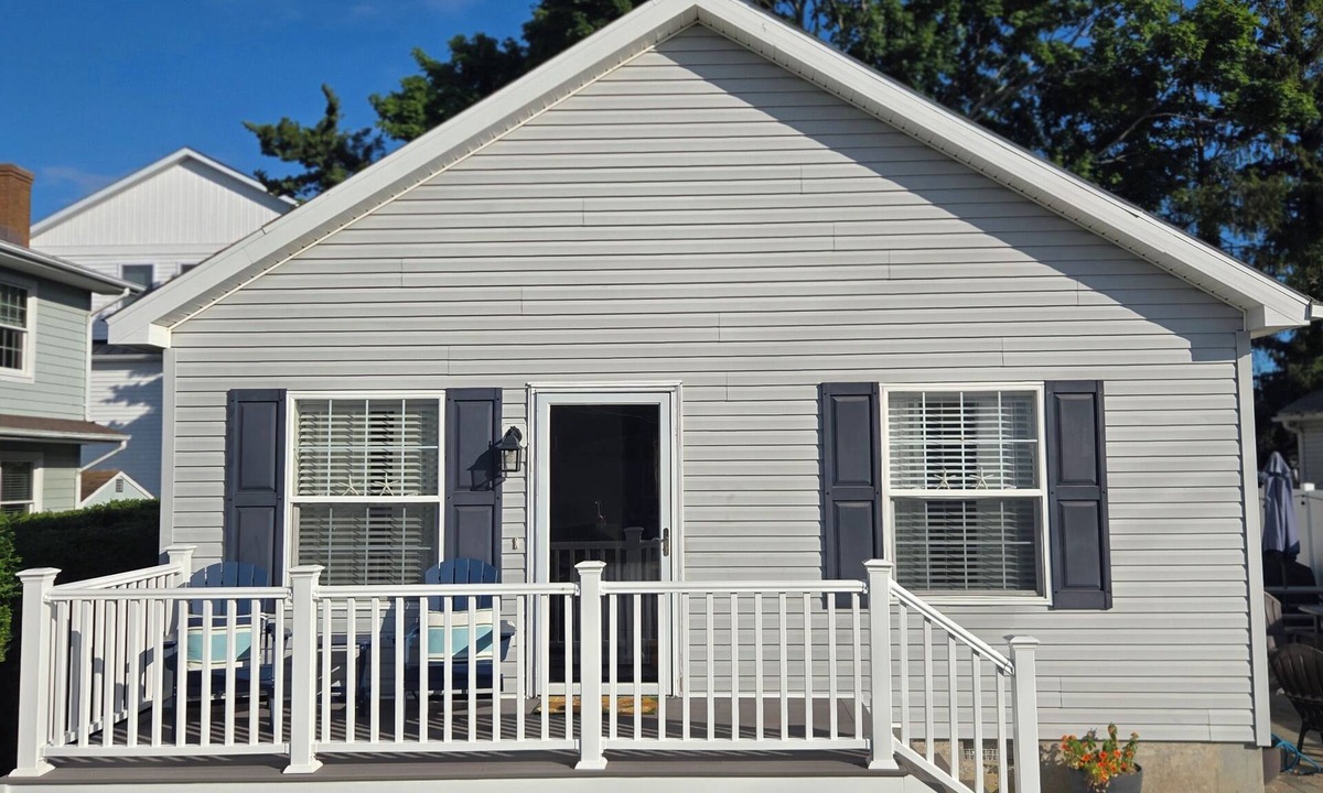 Ann Acres House | 2 Blocks to the Beach! Cozy 4BR Ranch, 7-Car Parking & Huge Patio