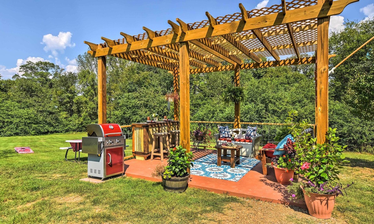 Hot Springs Cabin | 2 Mi to Lake Hamilton! Log Cabin w/Cozy Loft