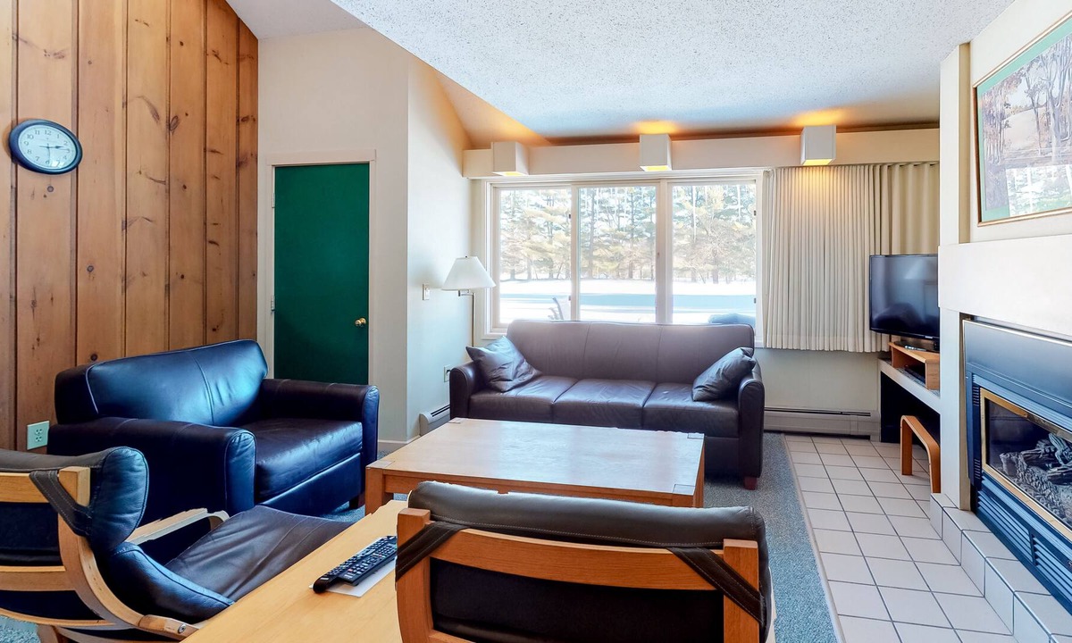 Stowe Area Condo | 2-Story Golf Course Front Condo w/Gas Fireplace, Shared Hot Tub, Pool, Game Room