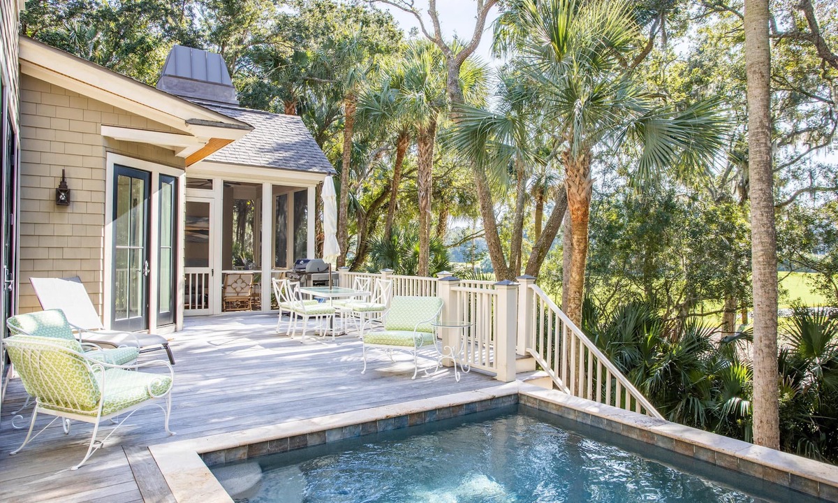 Vanderhorst Plantation House | 262 Governors Drive by Akers Ellis Rentals