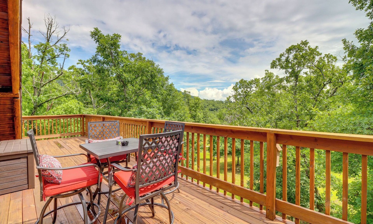 Harrison Cabin | 3,000 Sq Ft + Game Room: Ozarks Serenity Cabin!