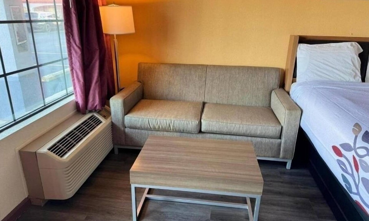 St. George Hotel | 3 Great Value Rooms Near Taco Bell – Each w/TV, Perfect for Travelers