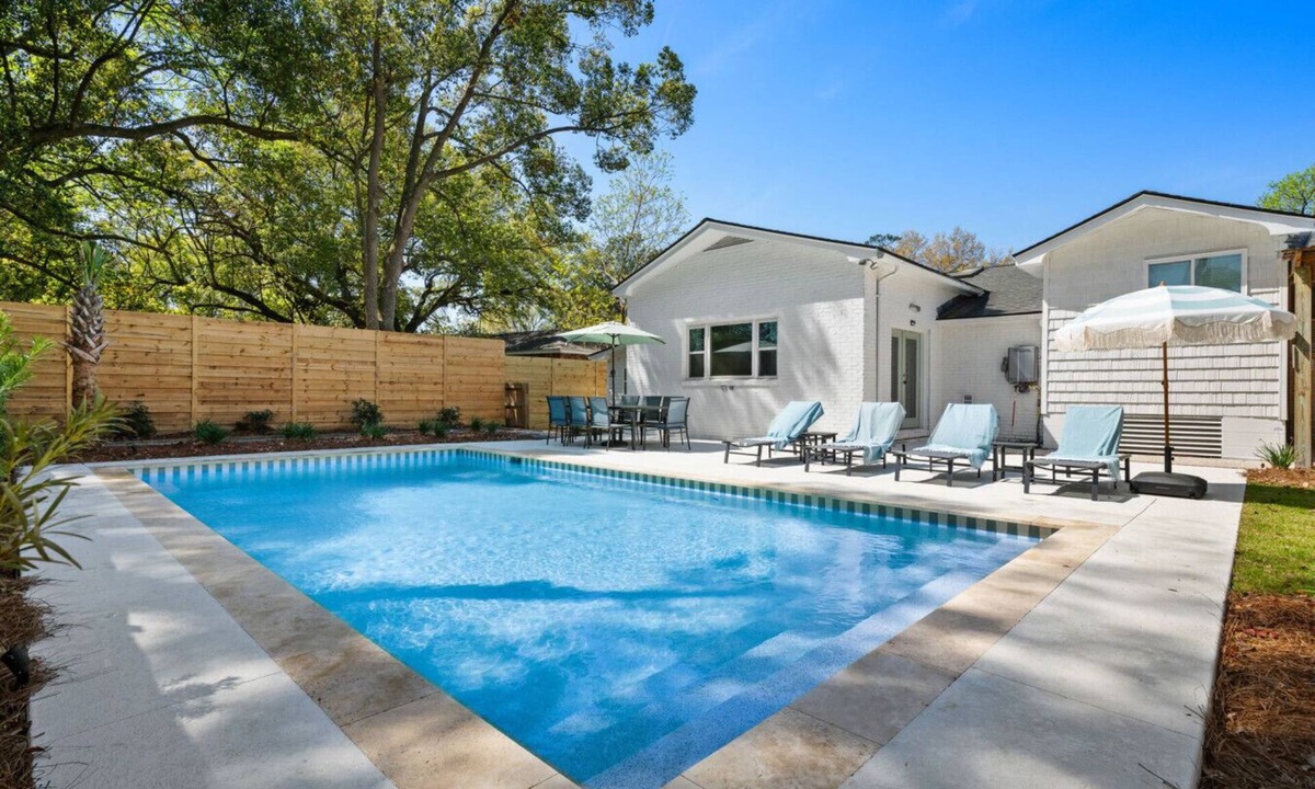 North Charleston House | 4BR Renovated Home with Pool in Park Circle