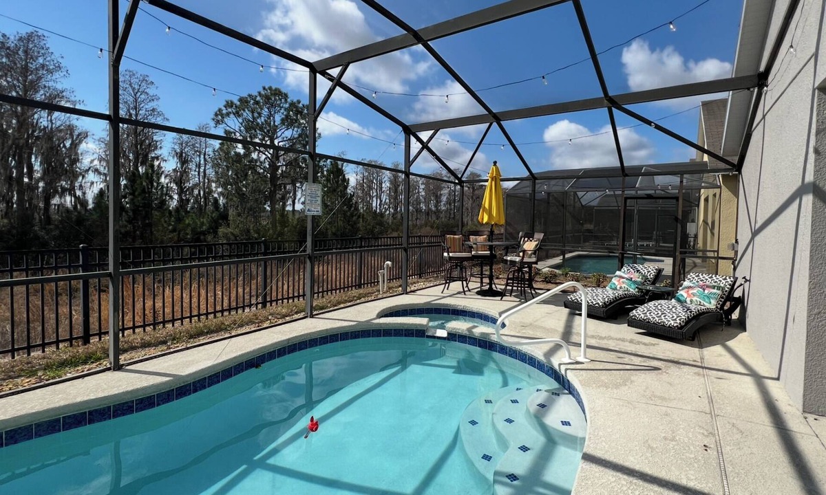 Sunset Ridge House | 5 Bedroom 4 Bath Private Villa with Own Pool/Spa near Disney & Nature Trails!