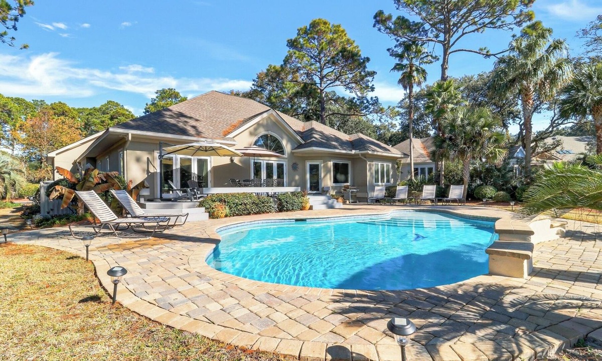 Palmetto Dunes House | 5 bedroom luxurious retreat overlooking the lagoon