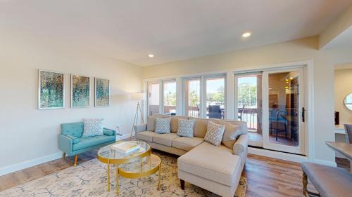Shelter Cove Villa | 7111 Harbourside I