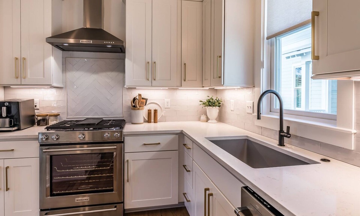 Beaufort House | A Modern & Tranquil Abode - New Listing in Habersham