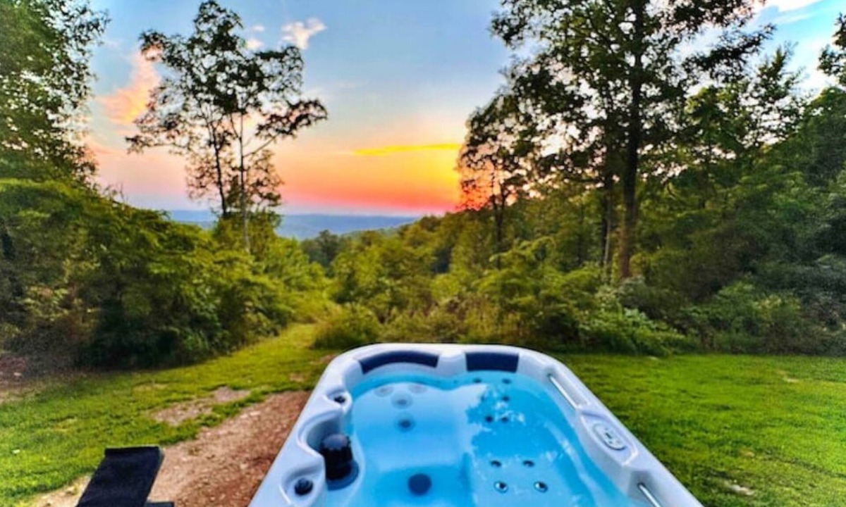 Harrison Cabin | A Still Point Cabin and HOT TUB!