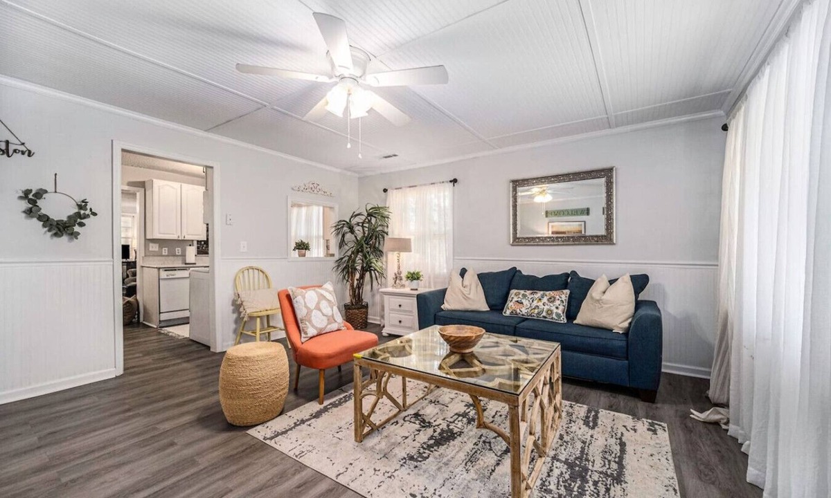 Mount Pleasant House | Adorable 3br/2ba Shem Creek Retreat!