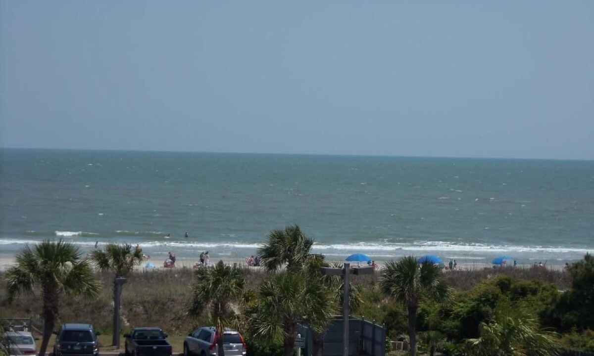 Folly Field Villa | AUG17-21&: OCEANVIEW 2026 REMODEL 50yd to beach3RD FL/SouthbalconyLG Shower2POOL
