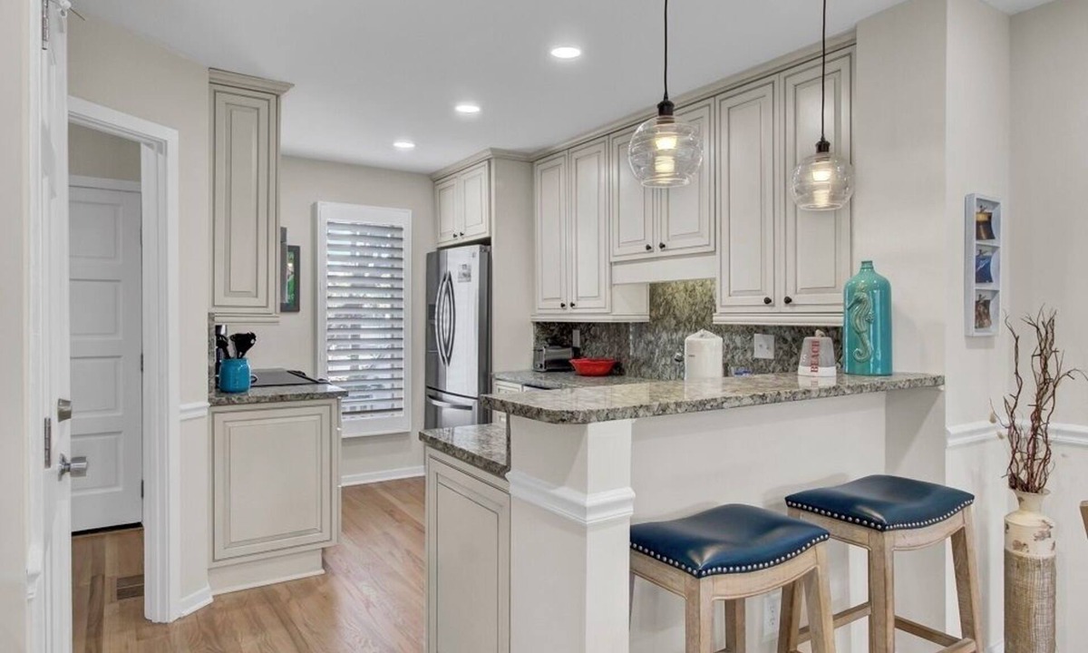 Twin Oaks Condo | Award-Winning Resort Amenities | Racquet Club Villa 6