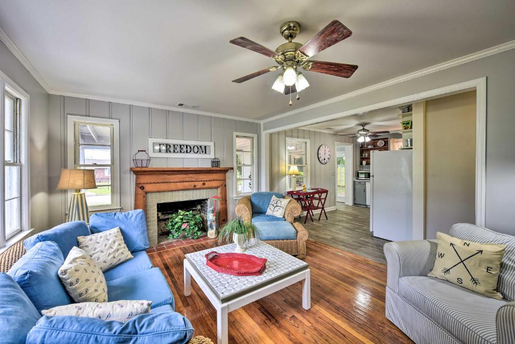 Burton House | Beaufort Home with Porch, 4 Mi from Downtown!