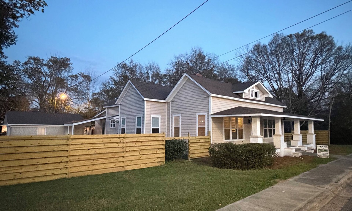 Pembroke House | Beautiful 3-bedroom house in enchanting Pembroke-30 minutes from Savannah