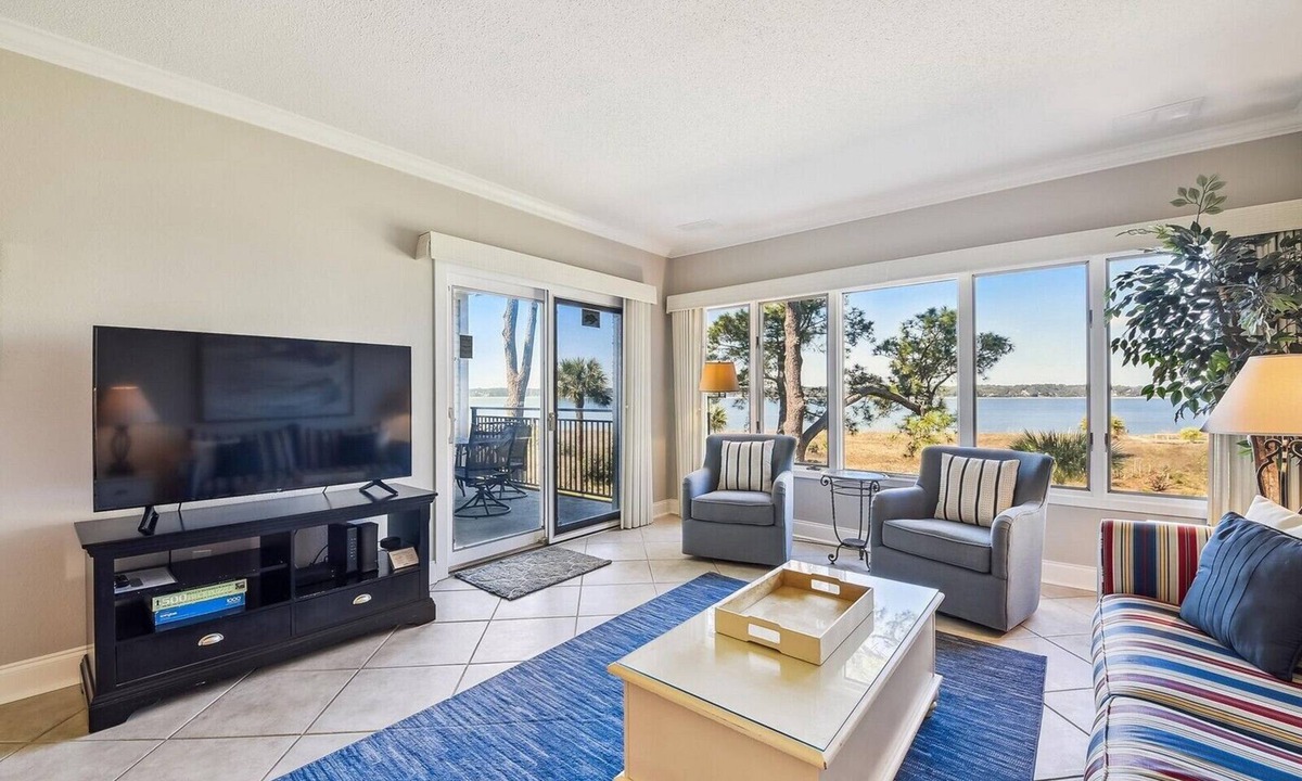 South Beach Villa | Beautiful Villa w/Free Tennis & Water Views