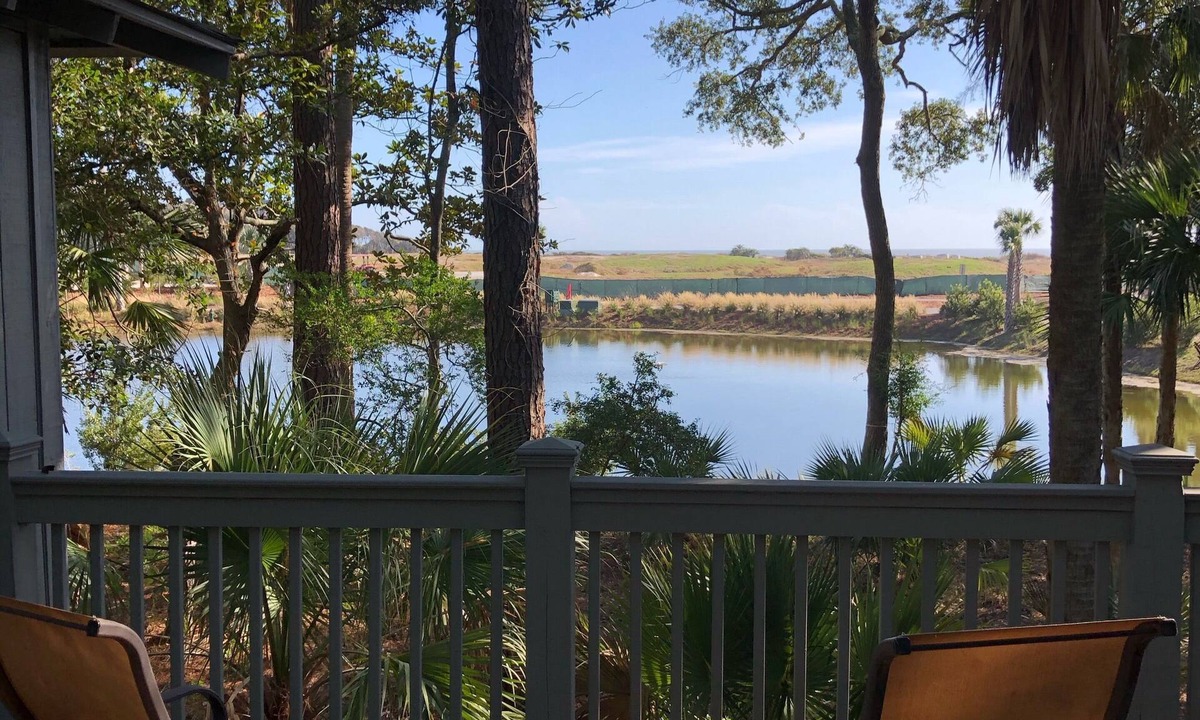 West Beach Cottage | BEST LAGOON LOCATION! WALK TO BEACH! FREE POOL!