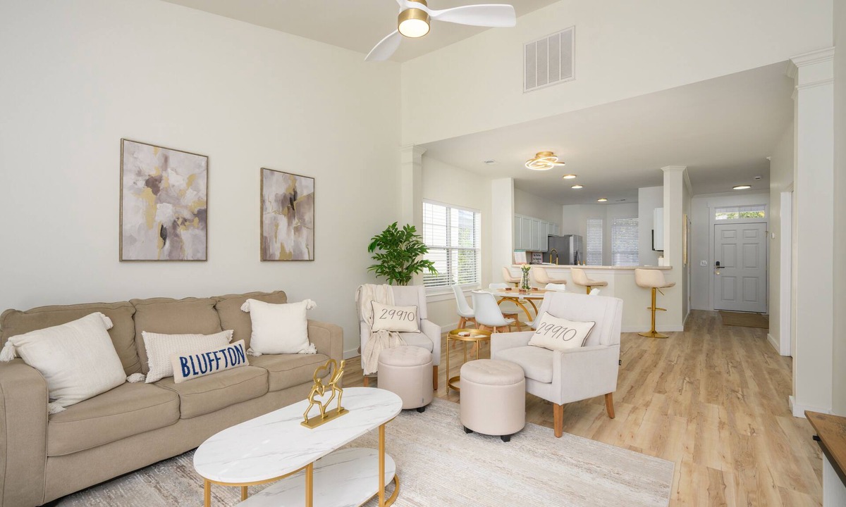 Old Town Bluffton House | Bluffton Lowcountry Casa Del Café/Private Driveway+Fence Yard