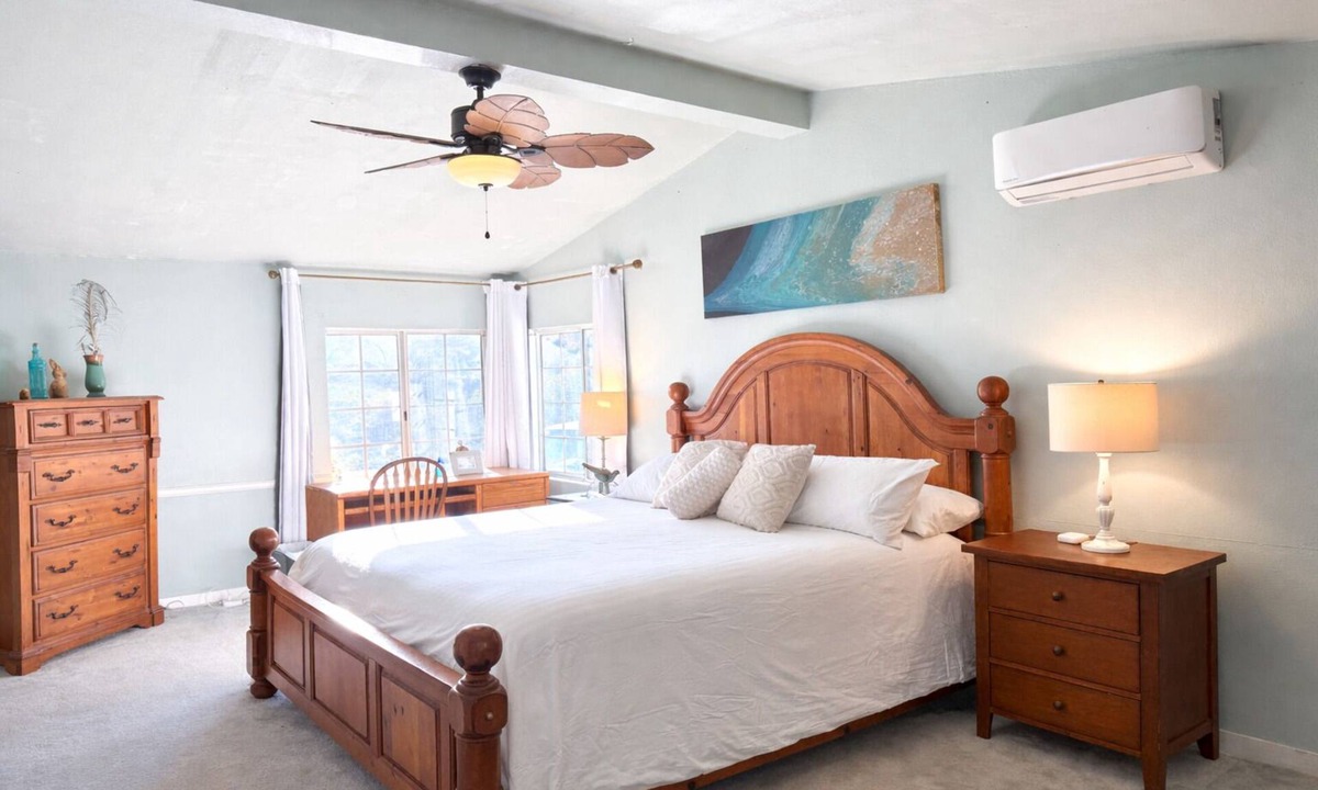 Rainbow CDP House | Bunny Hill Farmstay with Hottub