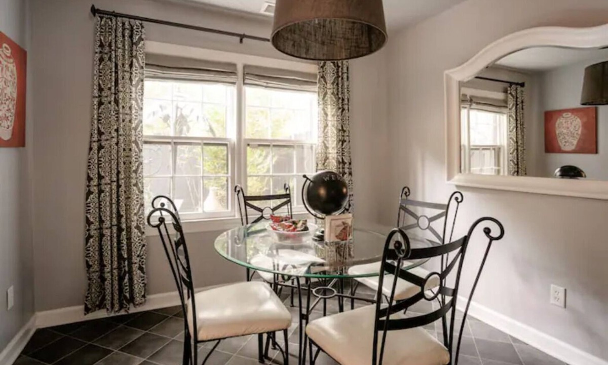 North Charleston House | Charleston Charm - Quaint 2 Bedroom Townhouse