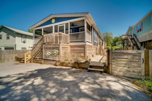 Charleston House | Charleston Home w/Porch - 3 Mi to Folly Beach!