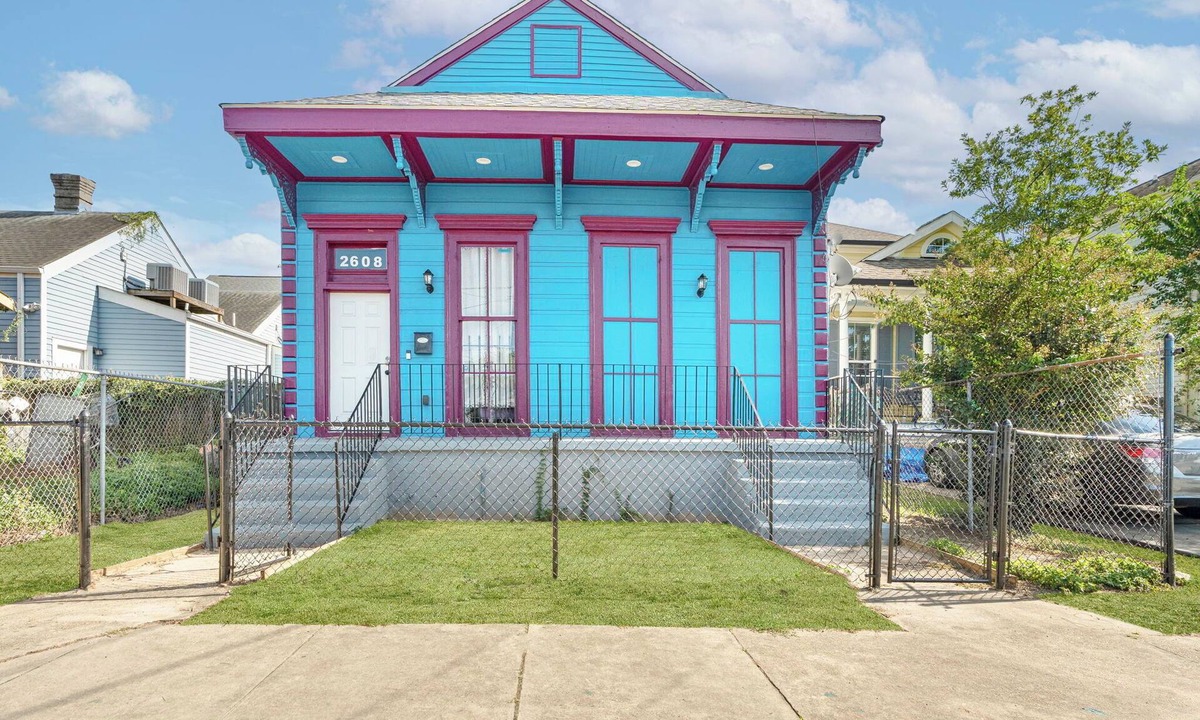 Central City Cottage | Charming 4-bedroom cottage in a prime location in New Orleans with AC