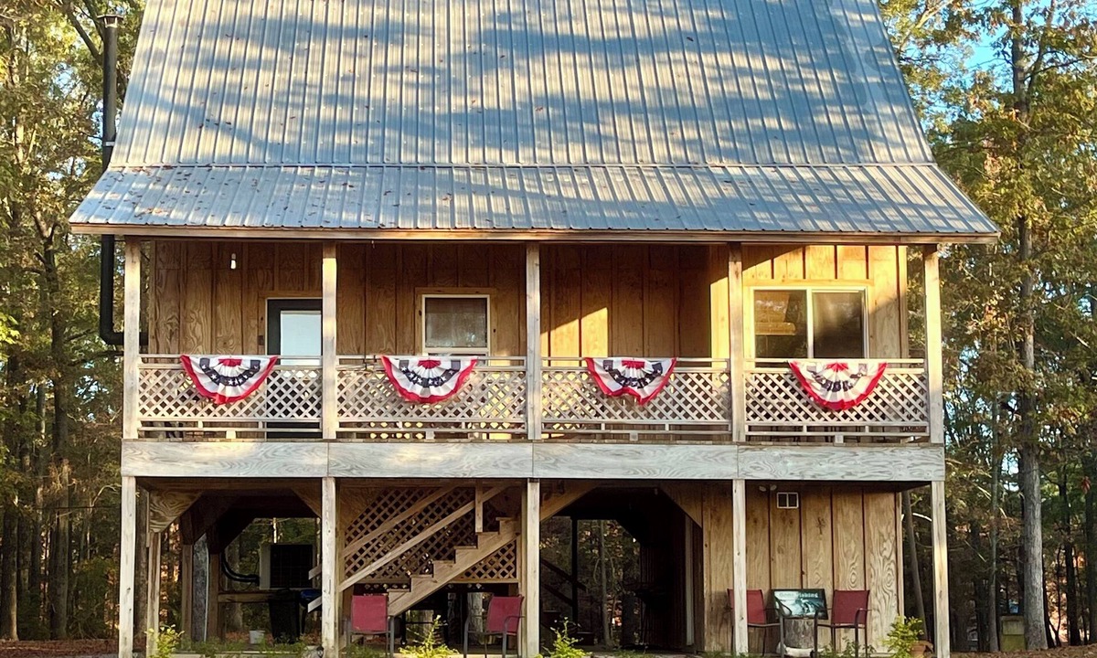 Farmerville House | Charming lakefront 2-bedroom house in Farmerville, Louisiana