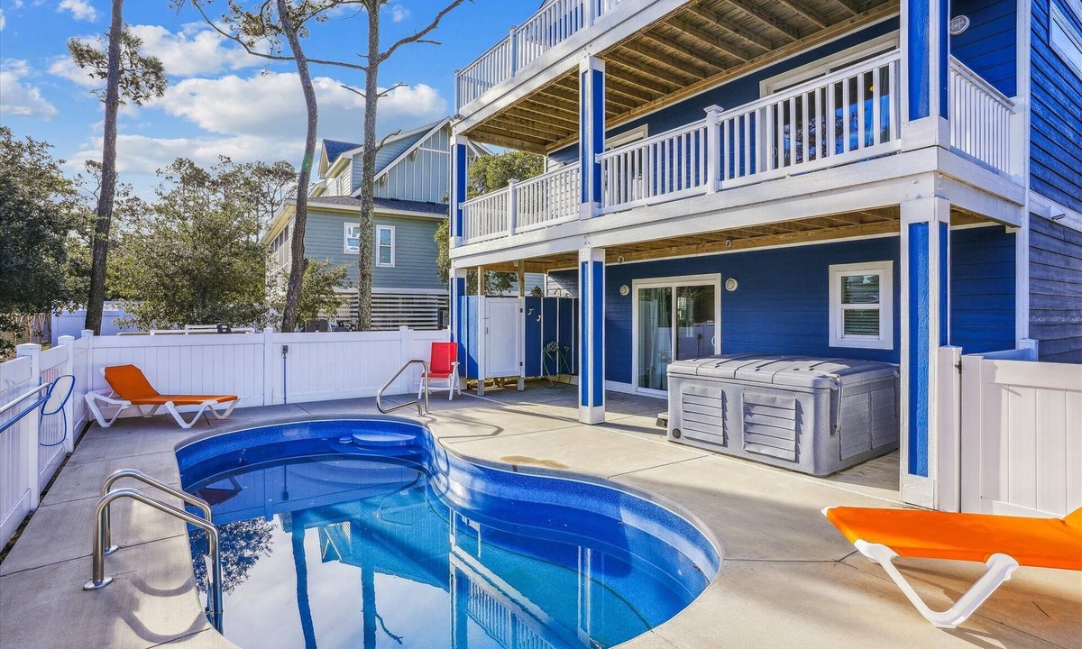 Corolla Light House | CL-8 "Southern Nights" Sat-Sat Semi-Soundfront Pvt Pool and Hot Tub Corolla Light!