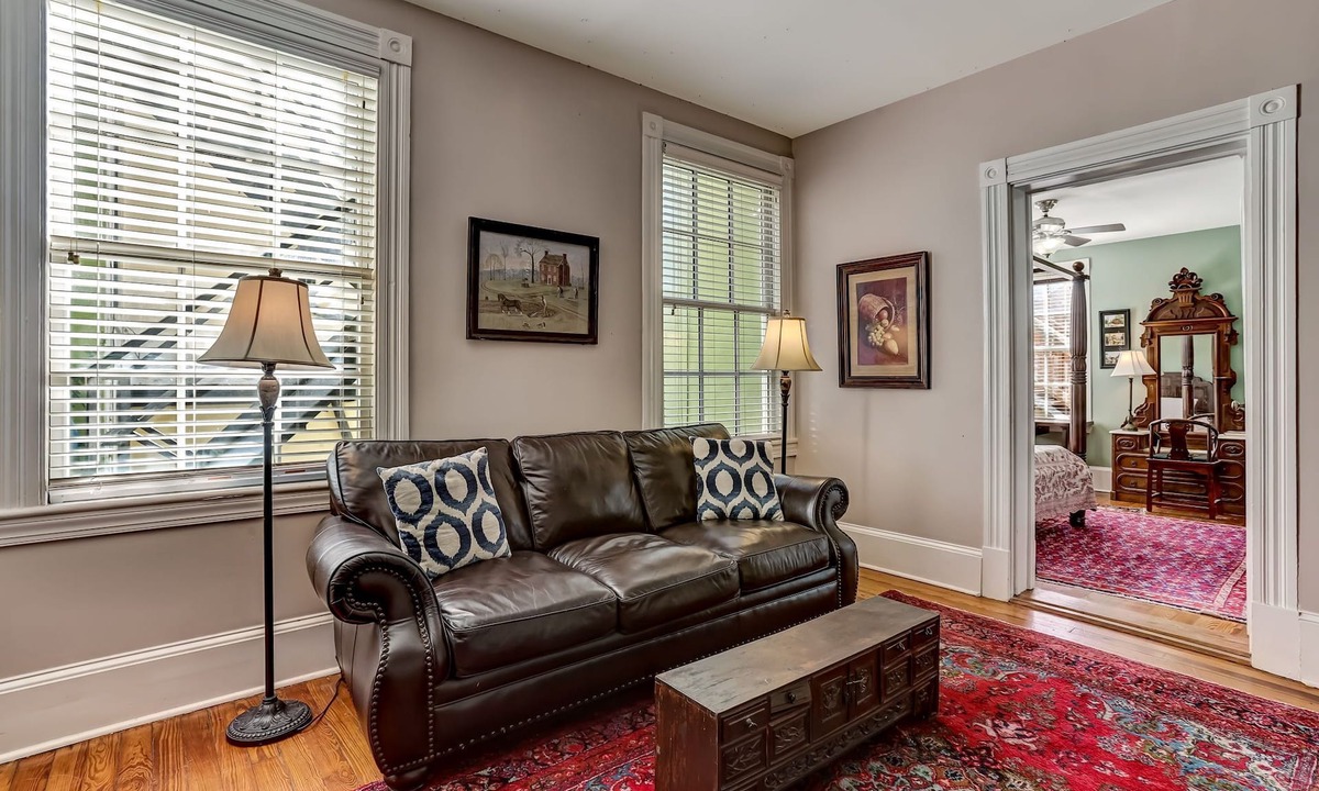 Historic Downtown Savannah Apartment | Classic Jones Street Apartment-Off Street Parking Spot Included!