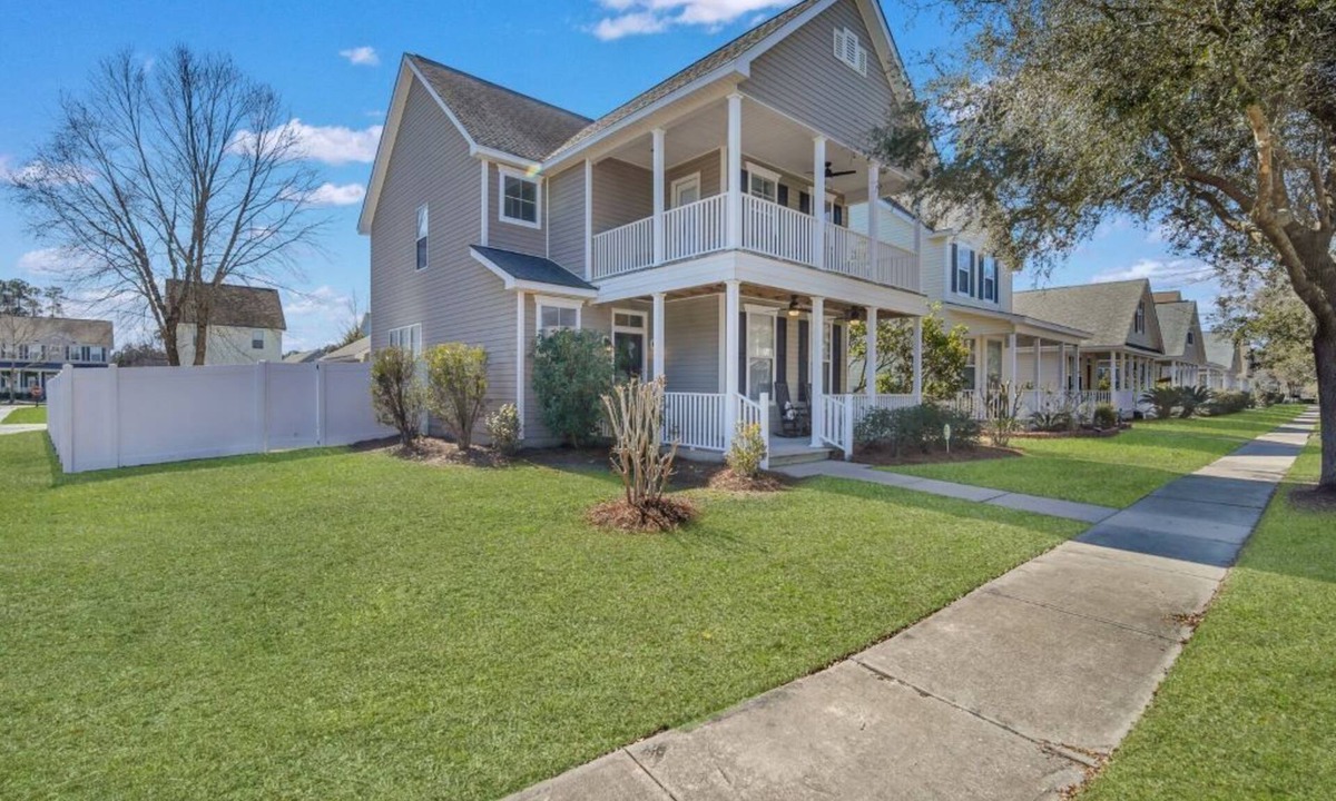 Bluffton House | Coastal Quarters dog friendly, 4 bedroom home in Old Town Bluffton