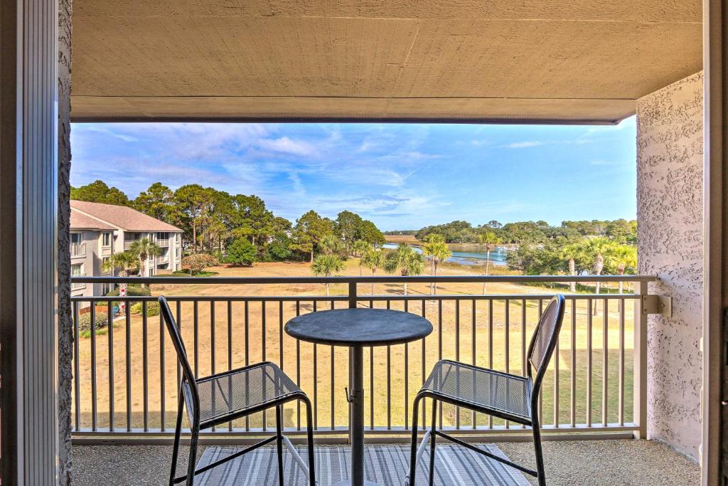 South Beach House | Coastal Sea Pines Escape: Walk to Beach!