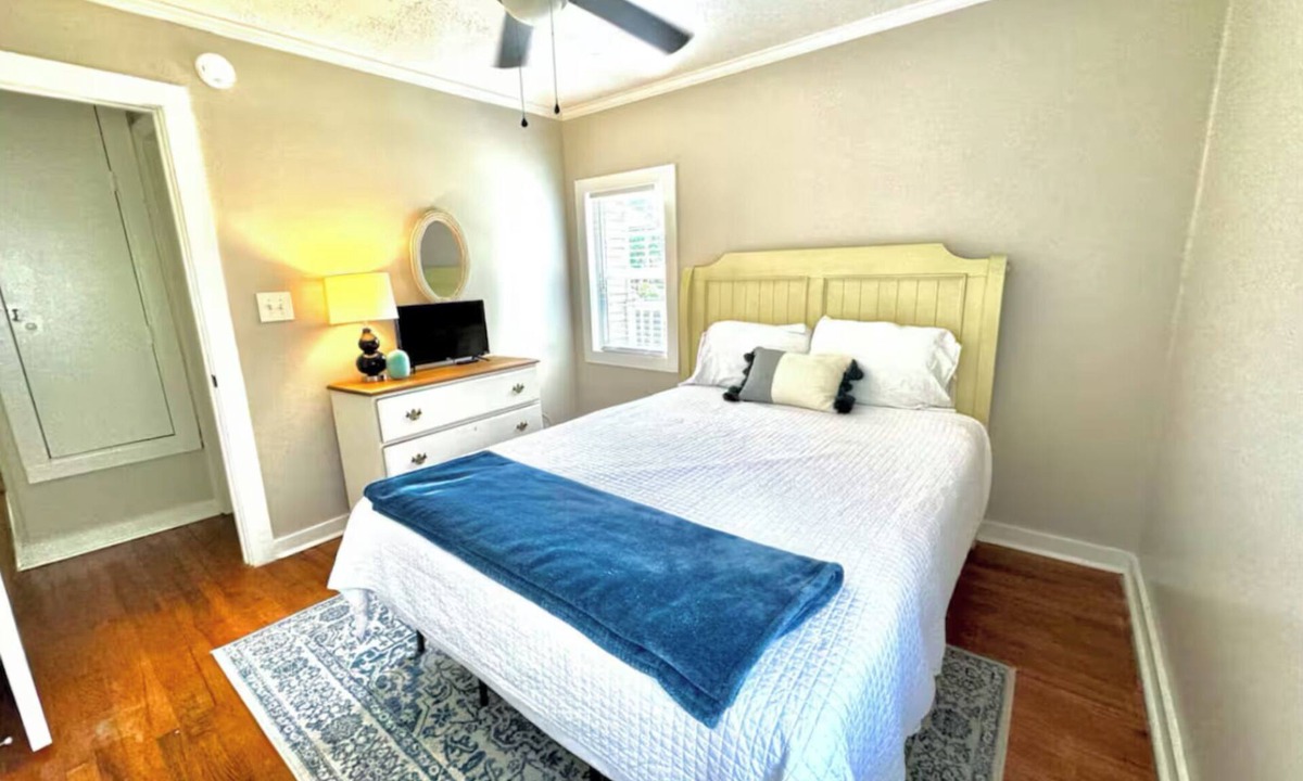 Beaufort Cottage | Cottage on Rodgers - Sleeps 4!
