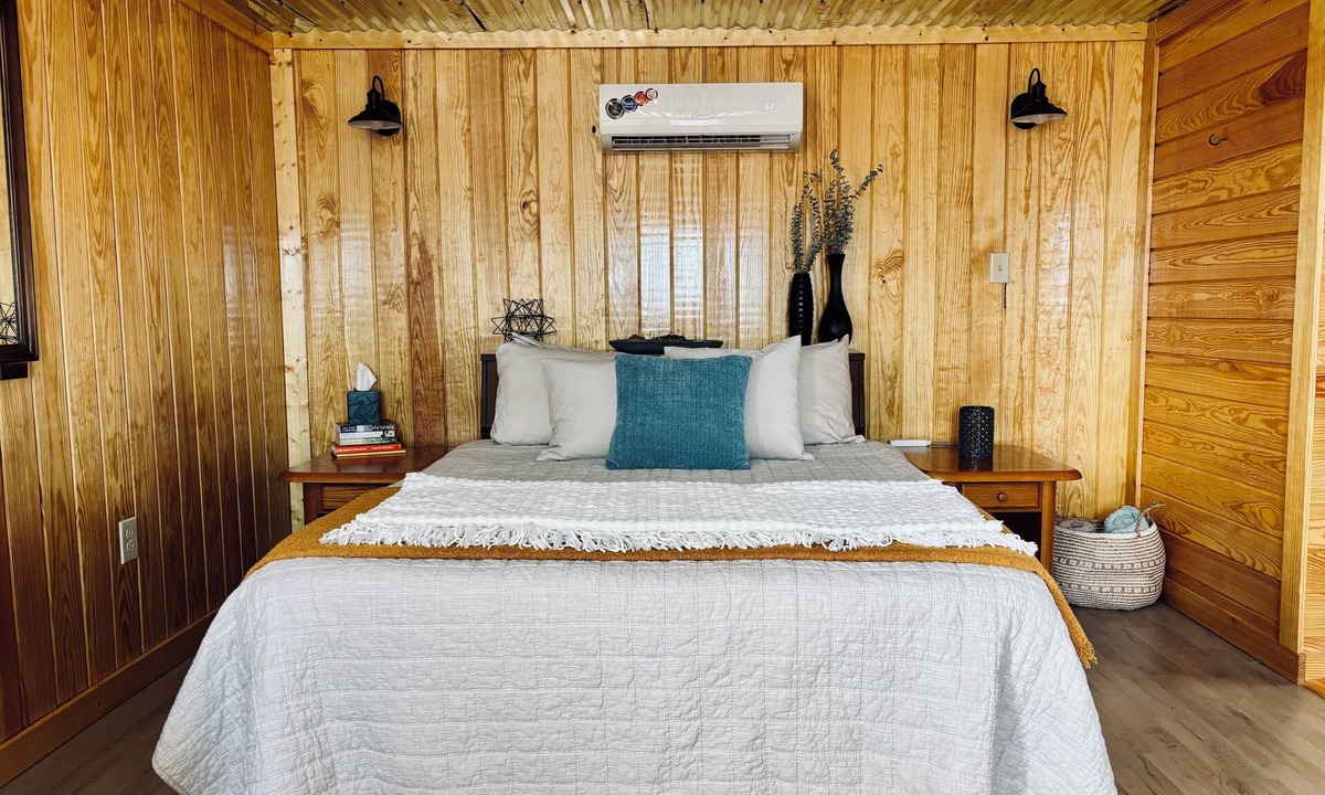 Jasper House | Cozy Bungalow at the Top of the Canyon