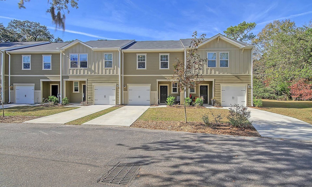 North Charleston House | Cozy Cove with Lake Access 15 Min from Dwntwn
