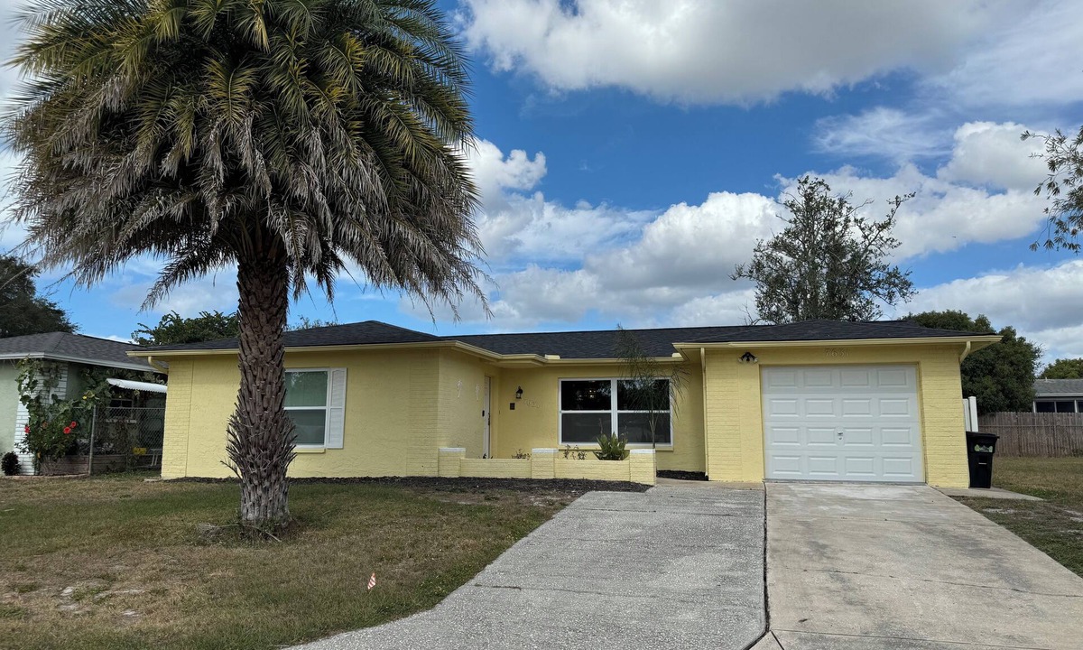 Palm Terrace Gardens House | Cozy Gulf Coast Getaway 3 BR 2 BA house in charming Port Richey with WiFi, AC.