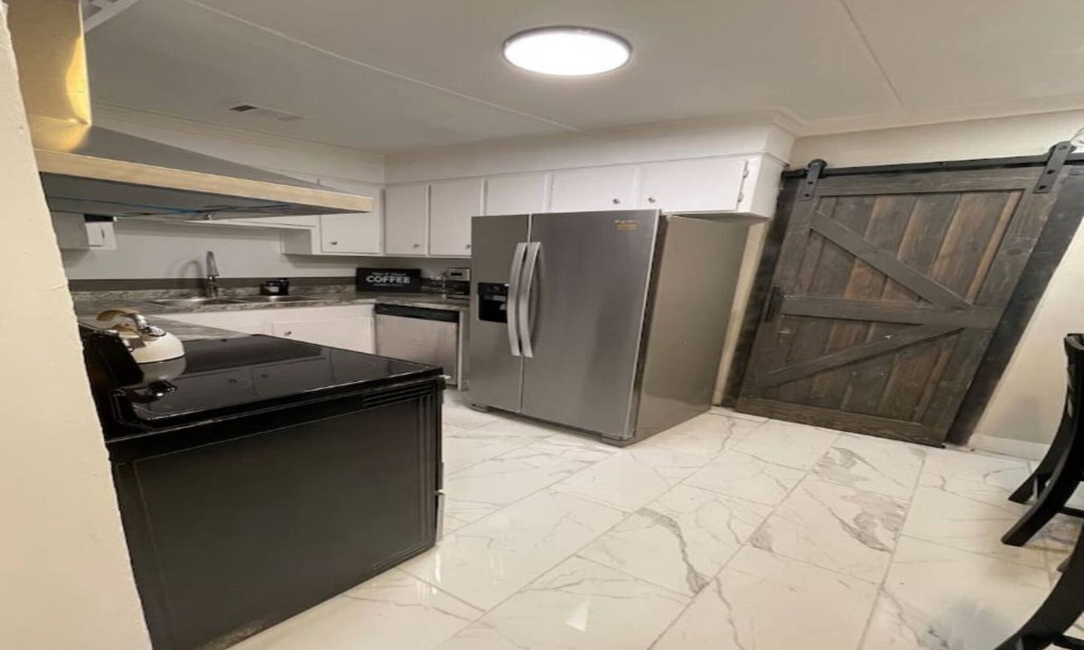 Sylvania House | Cozy modern style home, sleep 8, all the amenities of home.