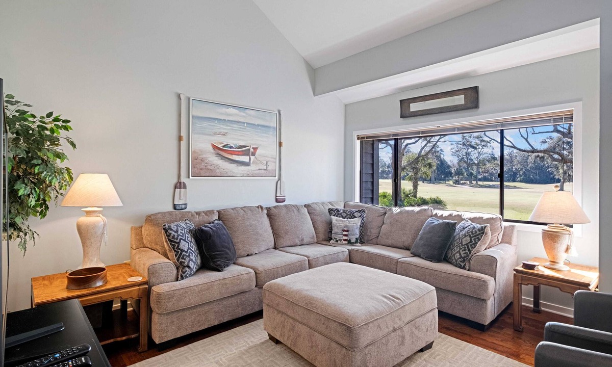 Palmetto Dunes Villa | Daze Off! Stunning end unit villa with two bedrooms and loft. Two King Beds!