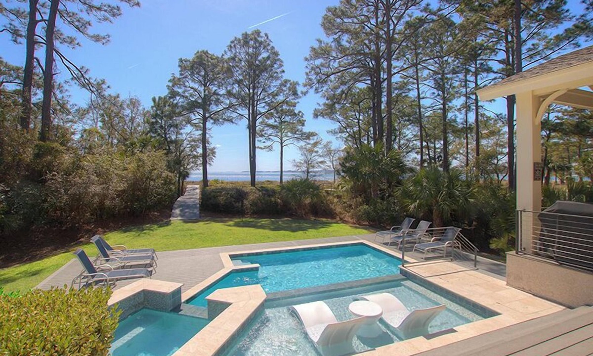 South Beach House | Destination Vacation HHI Luxury Oceanfront Home in South Beach area of Sea Pines