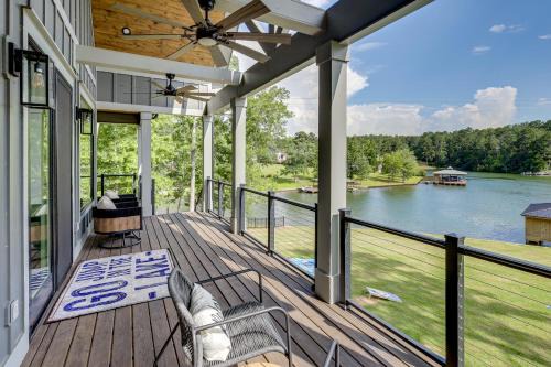 Milledgeville House | Dock + Views: Spacious Lake Sinclair Retreat