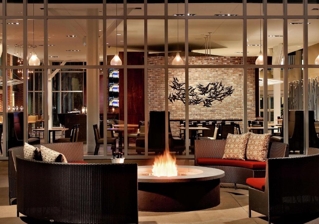North Charleston Hotel | DoubleTree Hotel & Suites Charleston Airport