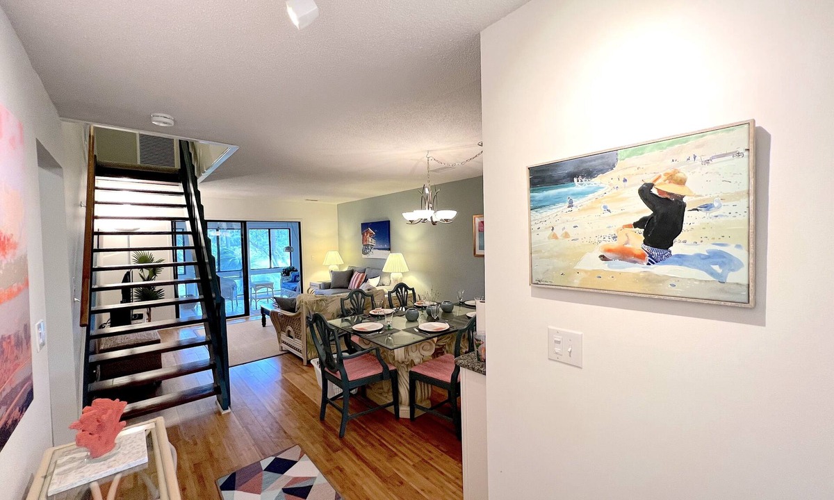 Ocean Ridge Condo | Edisto Beach Peach!—beautiful renovated condo on golf course & close to beaches