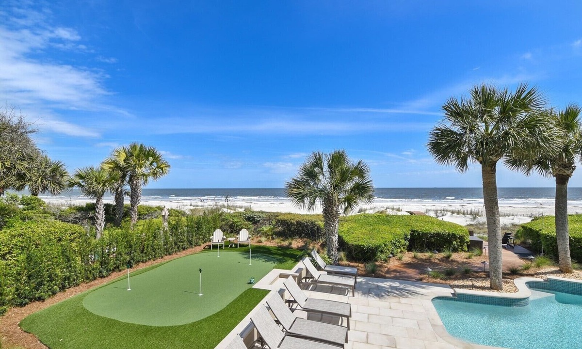 Beach Lagoon House | Enjoy Direct Oceanfront Views & Putting Green