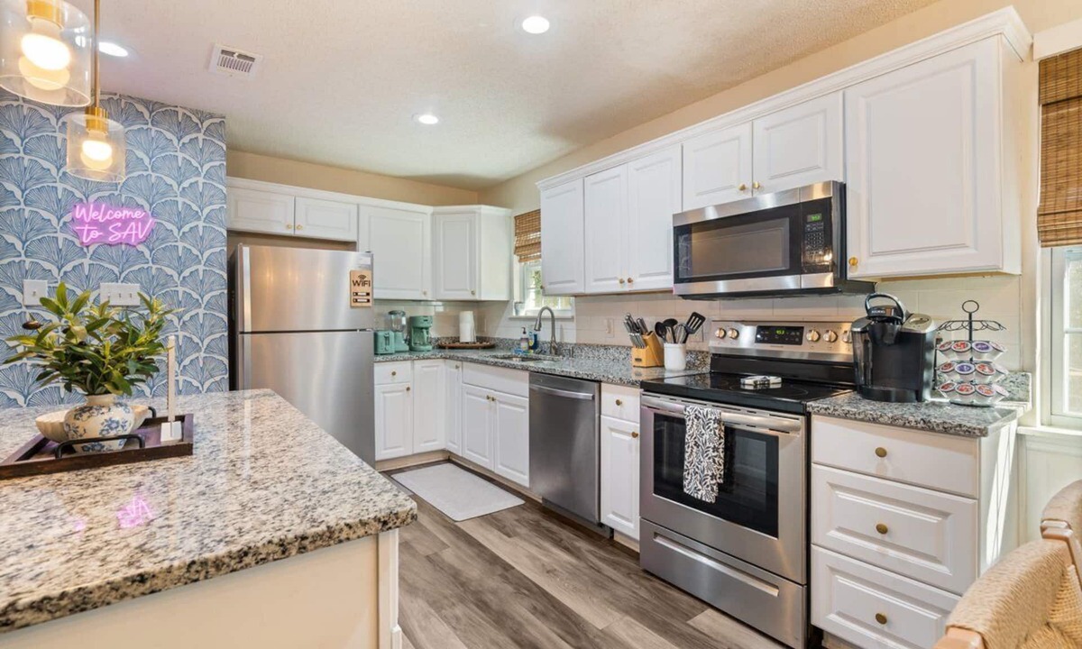 Savannah House | Entire home in Savannah, Georgia Pet Friendly~Gym~Putting Green~Office~Grill Top
