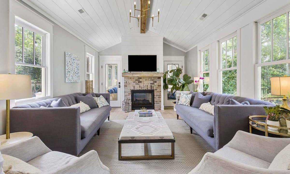Old Village Historical District House | Featured on 2026 Preservation Society Home Tour. 4bd/3.5ba Harbor-view Luxe Home