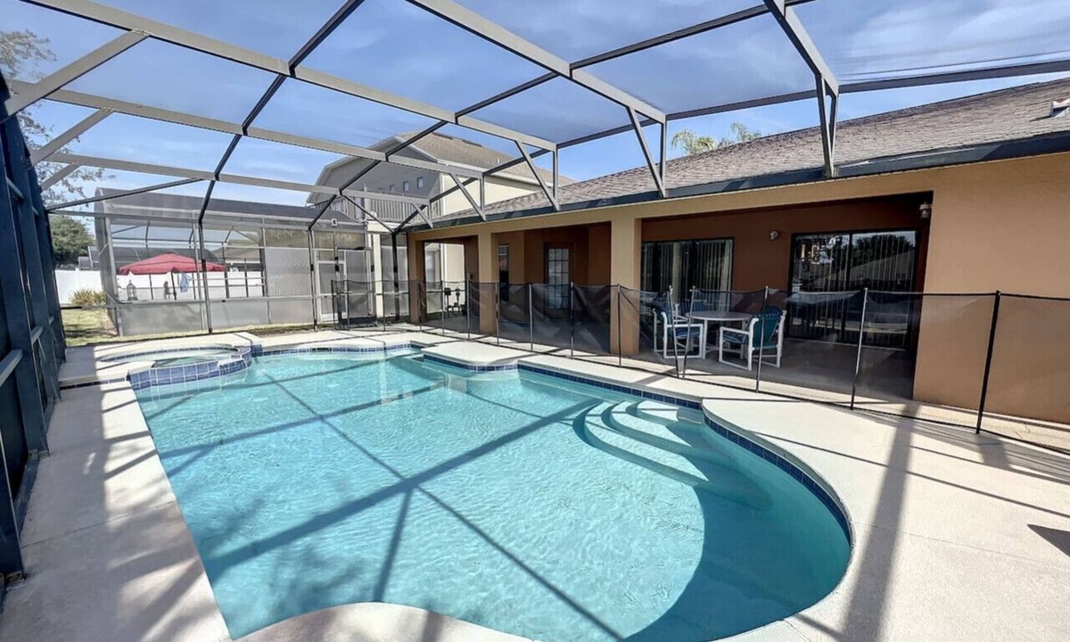 Legacy Park House | Florida Paradise: Private Pool and Spa!