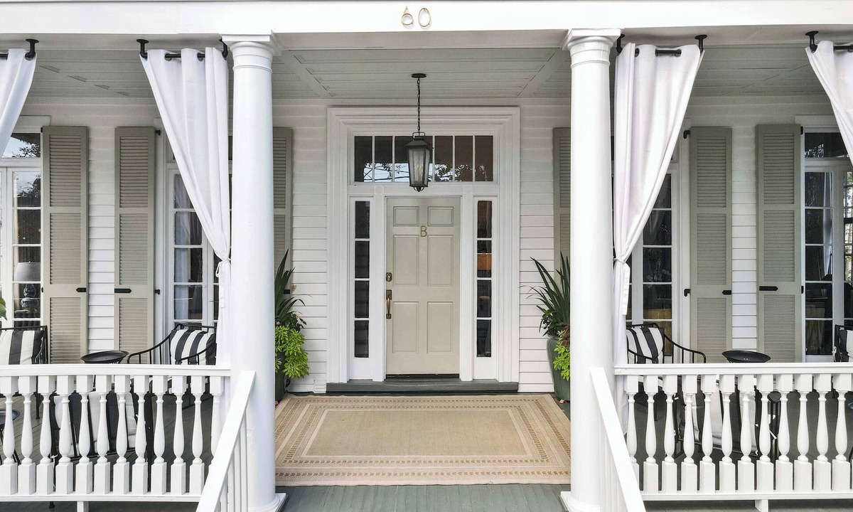 Cannonborough Elliotborough House | Grand 10BR Charleston Home with Speakeasy Bar, Gym