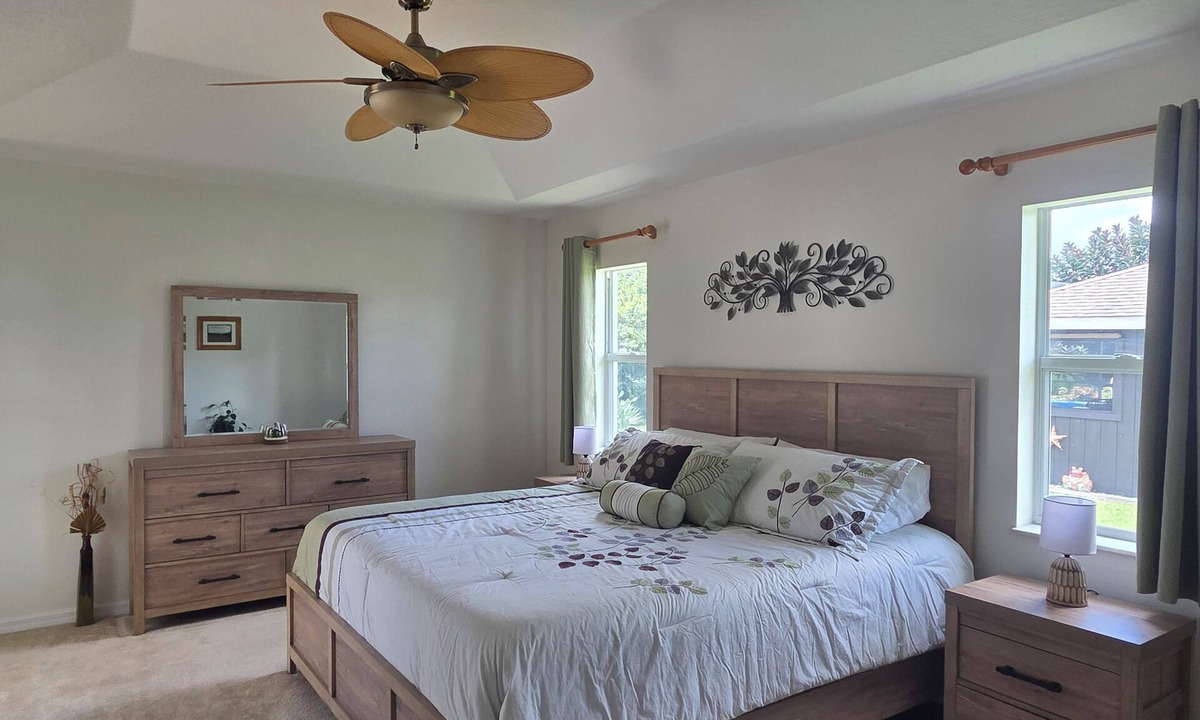 Englewood East House | Great 4-bedroom house in Englewood with pool, on a canal, 15 min. from beach.