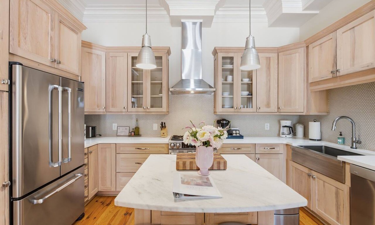 Harleston Village Apartment | Heart of King St · Charming Condo· Private Balcony